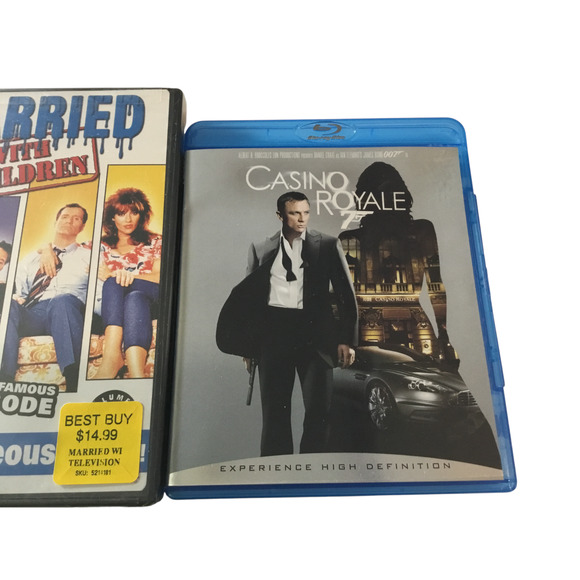 New Married with Children, Vol. 1 - The Most Outrageous Episodes & Casino Royale - Picture 4 of 5